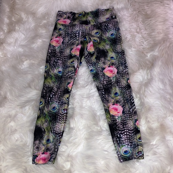 LINEAGE Peacock 🦚 Feather 🪶 Pink Rose 🩷🌹 Leggings - Picture 5 of 15